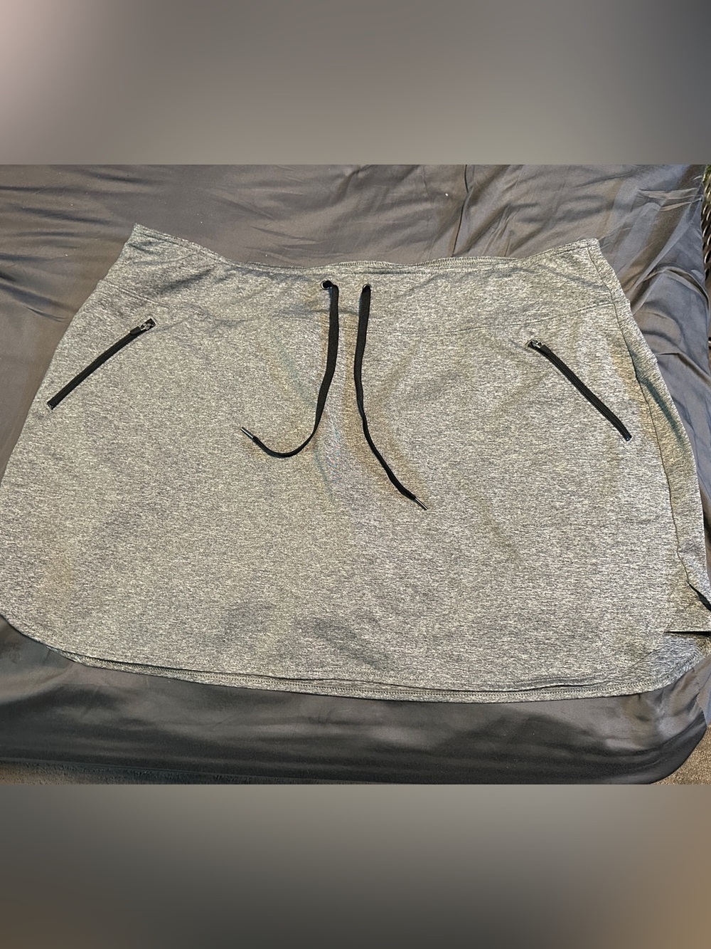 tek gear Gray Athletic Skort with Black Drawstring & zip pockets